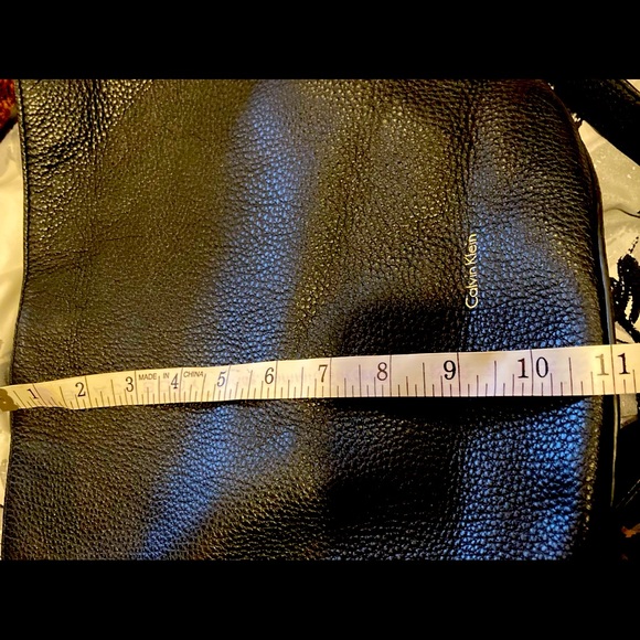 Calvin Klein Large,Buttery, Soft Leather Purse-EUC-Beautiful, Classic yet Modern - Picture 16 of 16